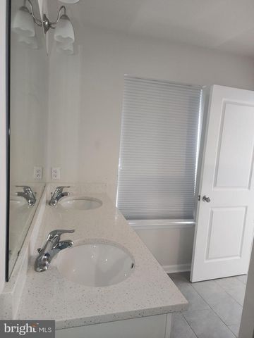 4 AXIOS WAY, Rosedale, MD 21237