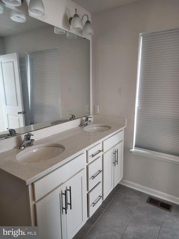 4 AXIOS WAY, Rosedale, MD 21237