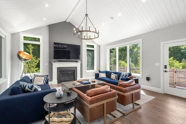 1058 Beacon Street 2, Newton, MA 02459