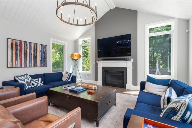 1058 Beacon Street 2, Newton, MA 02459