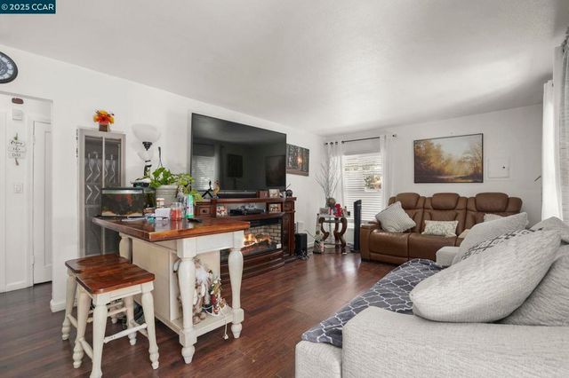 103 Madoline St, Pittsburg, CA 94565