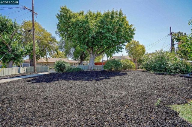 103 Madoline St, Pittsburg, CA 94565