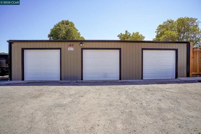 103 Madoline St, Pittsburg, CA 94565