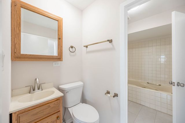 9501 S Racine Avenue, Chicago, IL 60643