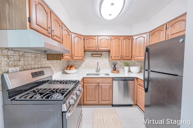 9501 S Racine Avenue, Chicago, IL 60643
