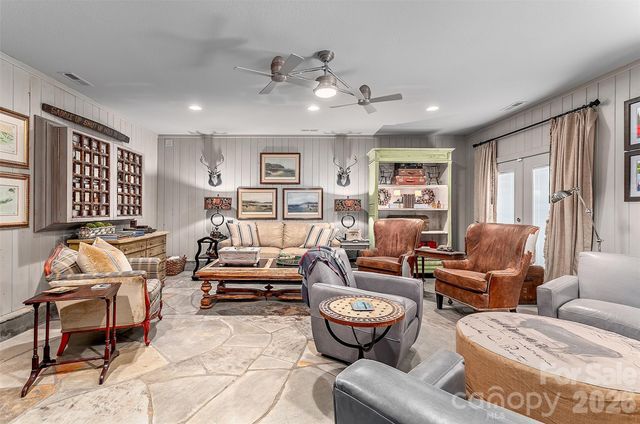 22 Bittersweet Lane, Asheville, NC 28805