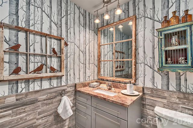 22 Bittersweet Lane, Asheville, NC 28805