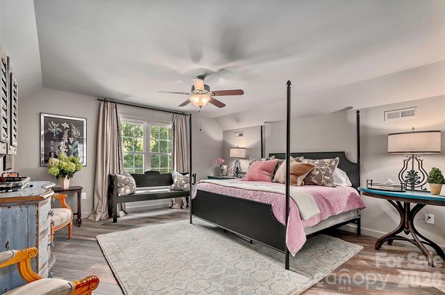 22 Bittersweet Lane, Asheville, NC 28805