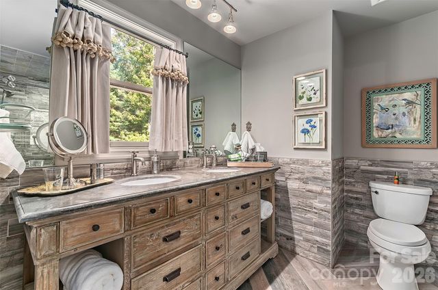 22 Bittersweet Lane, Asheville, NC 28805