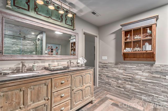 22 Bittersweet Lane, Asheville, NC 28805