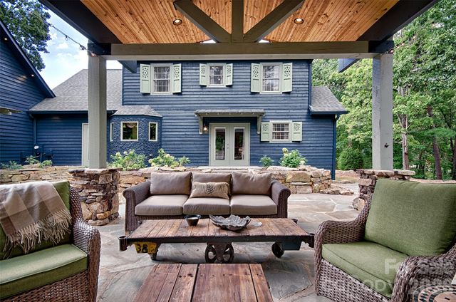 22 Bittersweet Lane, Asheville, NC 28805
