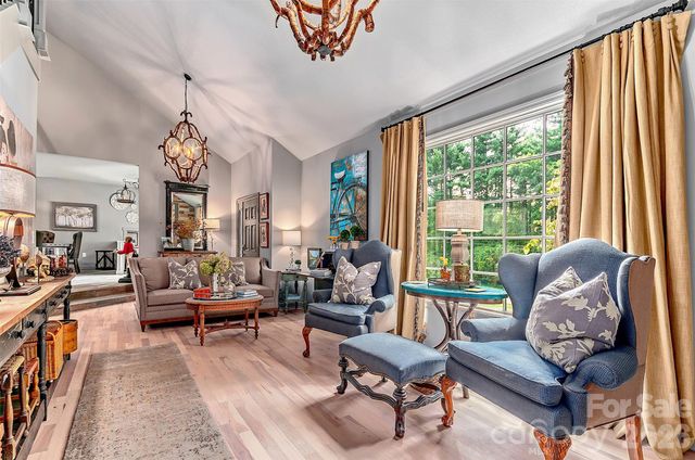22 Bittersweet Lane, Asheville, NC 28805