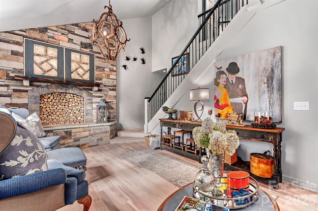 22 Bittersweet Lane, Asheville, NC 28805