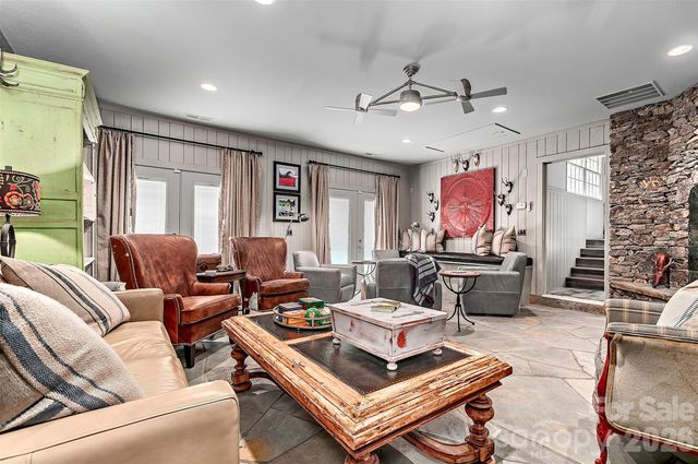 22 Bittersweet Lane, Asheville, NC 28805