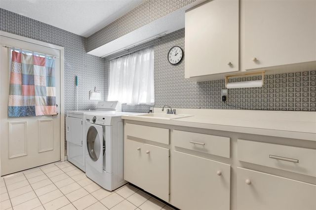 6964 COUNTRY LAKES CIRCLE, Sarasota, FL 34243