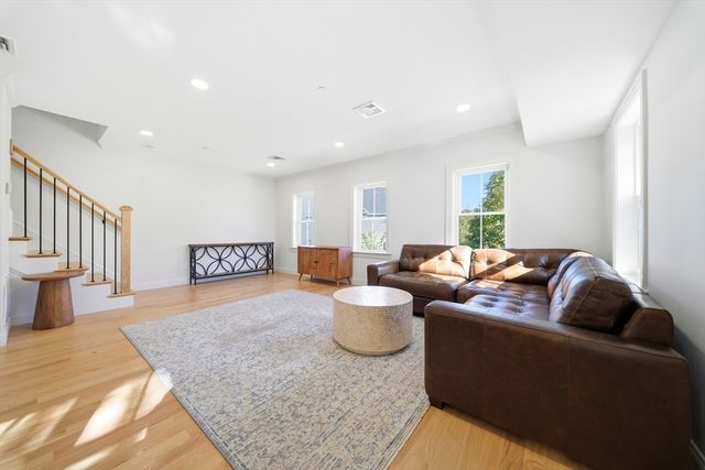 50 N. Payne St 6, Quincy, MA 02169