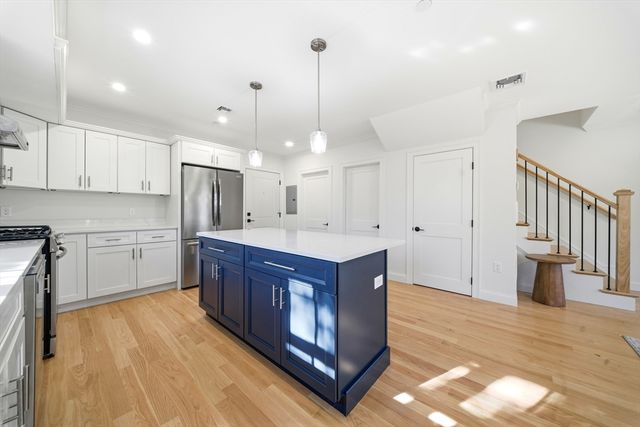 50 N. Payne St 6, Quincy, MA 02169