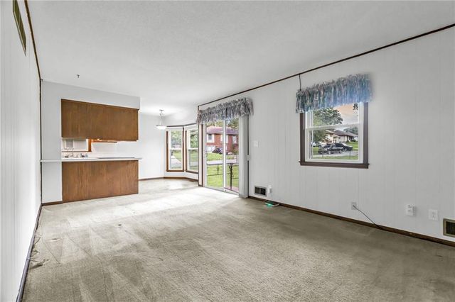 8800 MCELROY Road, Kansas City, MO 64134