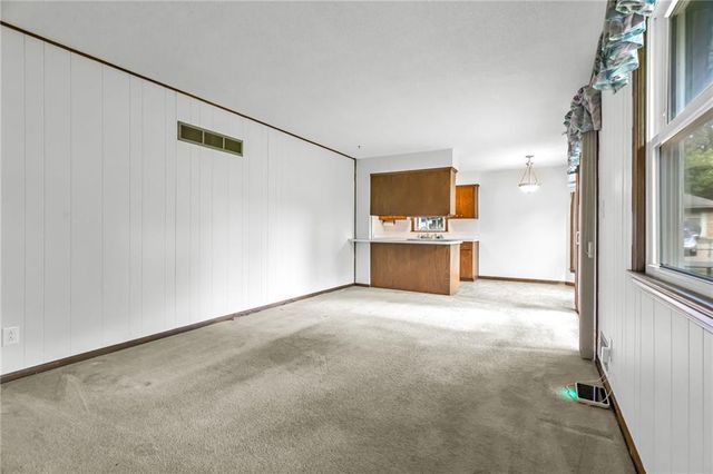 8800 MCELROY Road, Kansas City, MO 64134