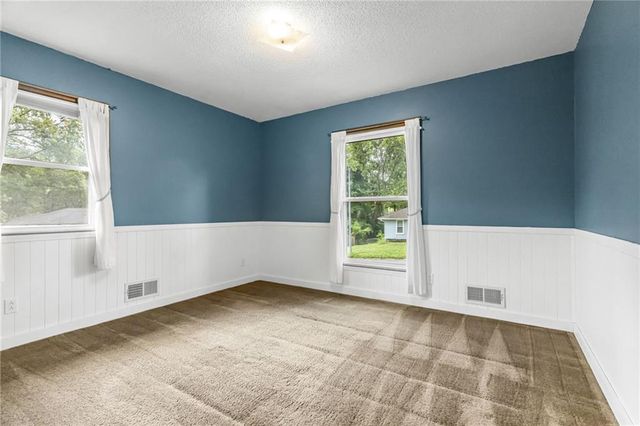 8800 MCELROY Road, Kansas City, MO 64134