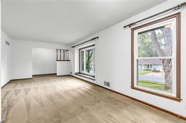 8800 MCELROY Road, Kansas City, MO 64134