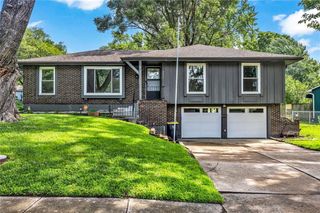 8800 MCELROY Road, Kansas City, MO 64134