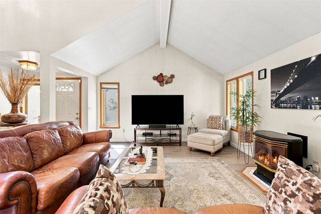 240 E Channel Drive, Allyn, WA 98524