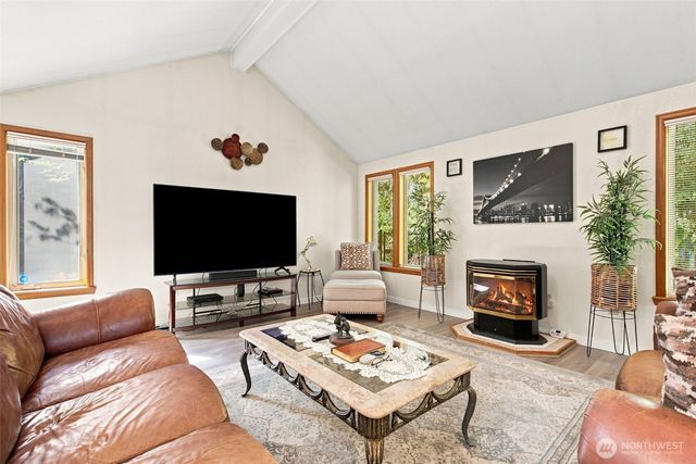 240 E Channel Drive, Allyn, WA 98524