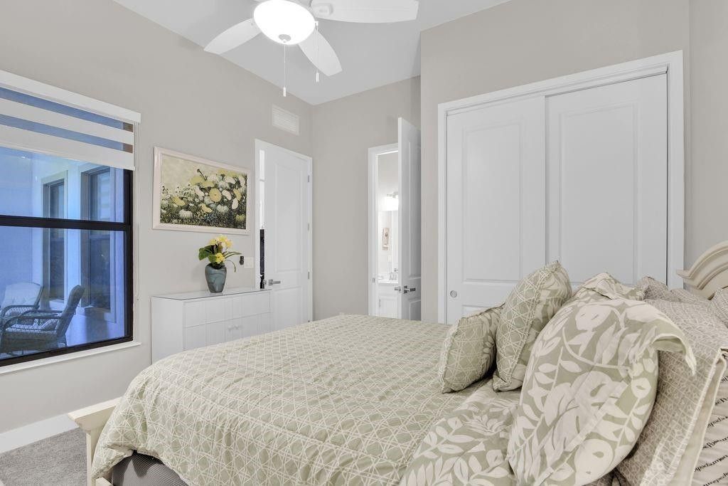 Image 16 of property listing at 7524 N Blue Spring Drive, Parkland, FL 33067