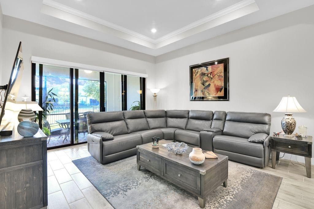 Image 26 of property listing at 7524 N Blue Spring Drive, Parkland, FL 33067