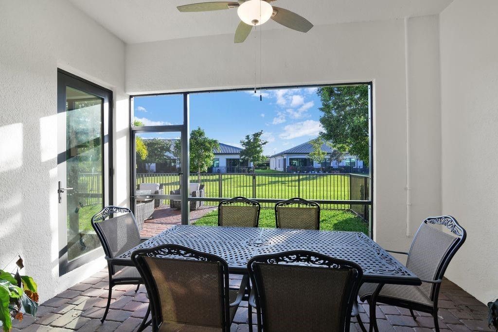 Image 34 of property listing at 7524 N Blue Spring Drive, Parkland, FL 33067