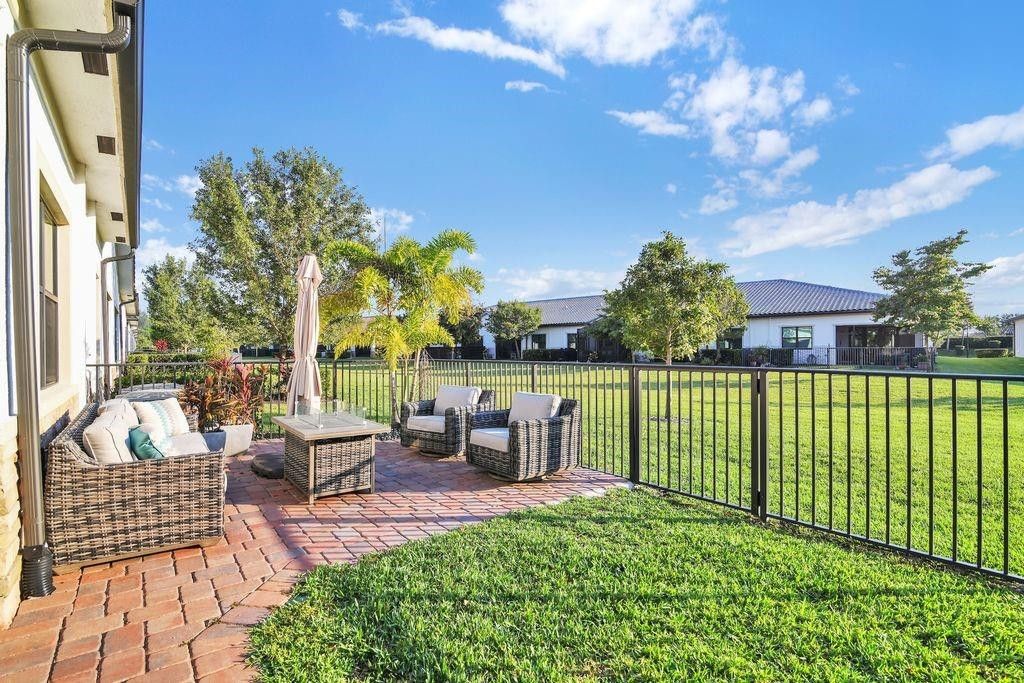 Image 35 of property listing at 7524 N Blue Spring Drive, Parkland, FL 33067