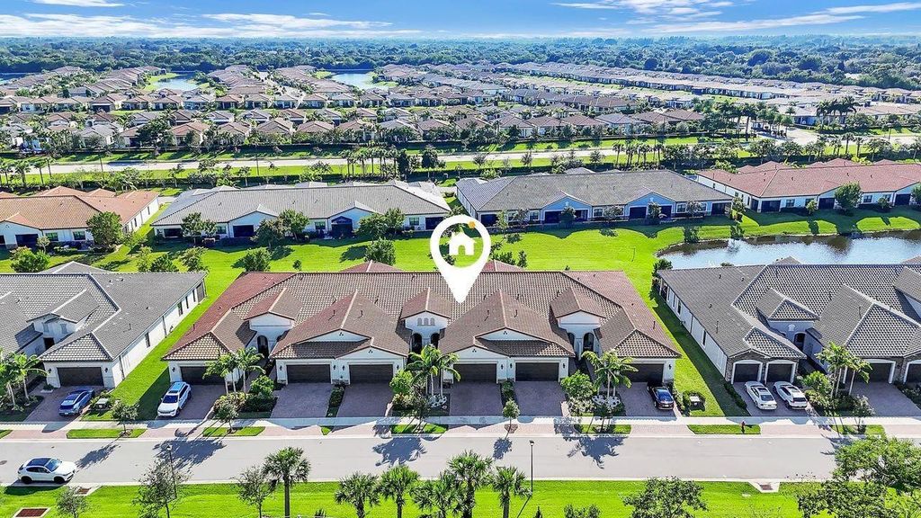 Image 41 of property listing at 7524 N Blue Spring Drive, Parkland, FL 33067