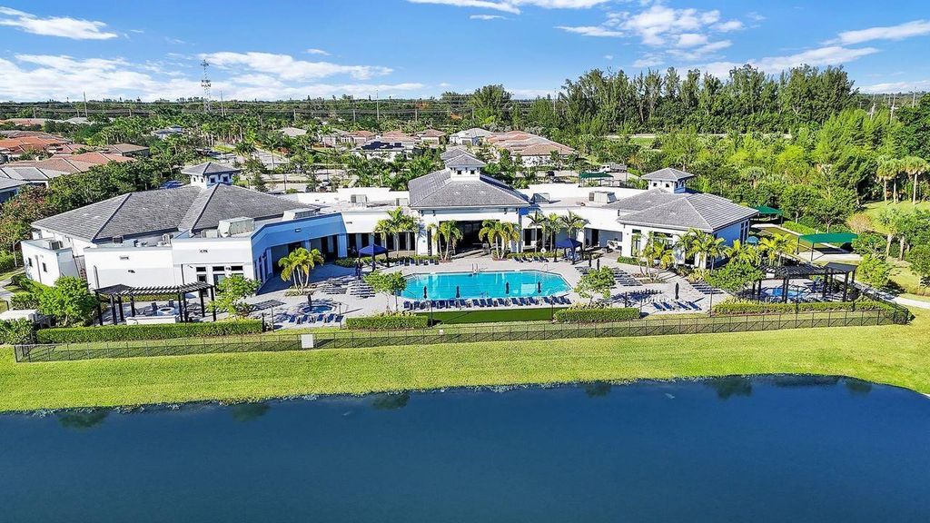 Image 43 of property listing at 7524 N Blue Spring Drive, Parkland, FL 33067