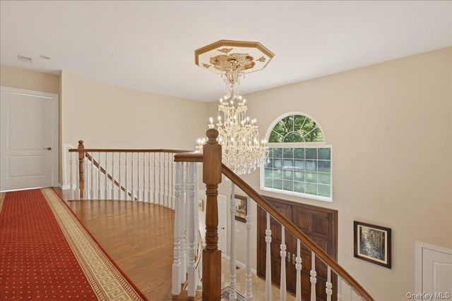 31 Cornwall Lane, Sands Point, NY 11050
