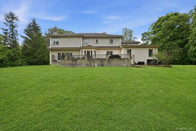 31 Cornwall Lane, Sands Point, NY 11050