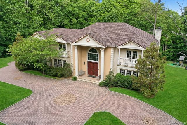 31 Cornwall Lane, Sands Point, NY 11050