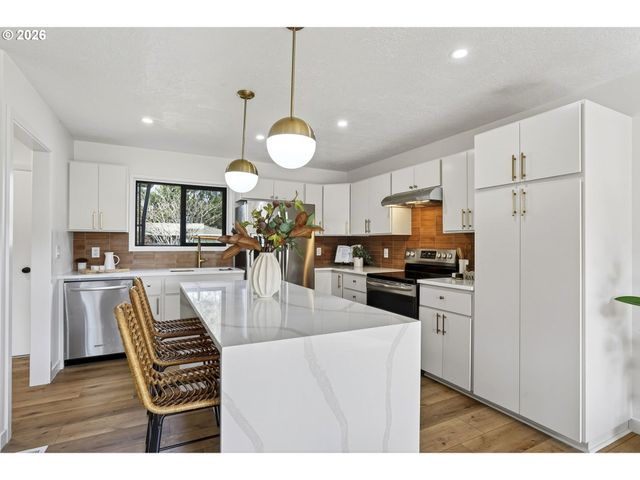 5440 Ne JESSUP St, Portland, OR 97218