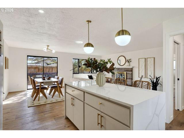 5440 Ne JESSUP St, Portland, OR 97218