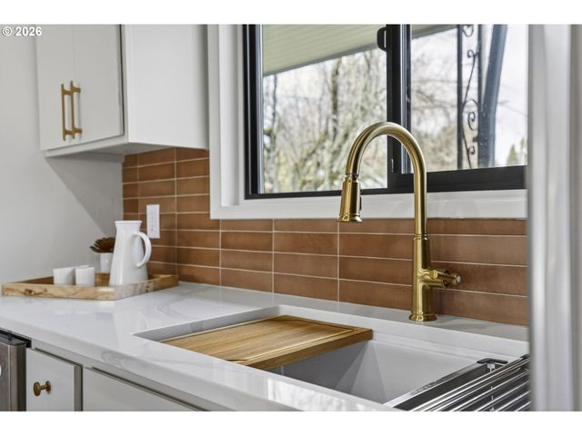 5440 Ne JESSUP St, Portland, OR 97218