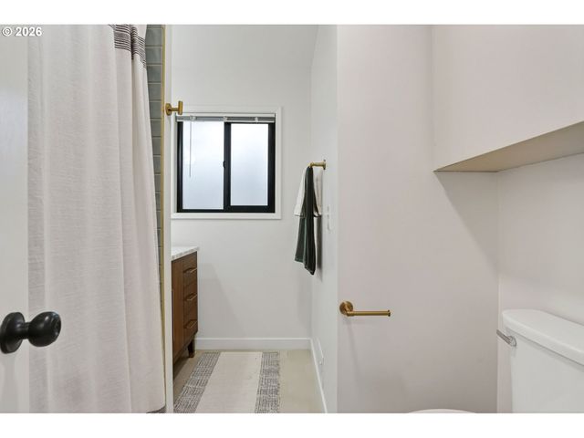 5440 Ne JESSUP St, Portland, OR 97218