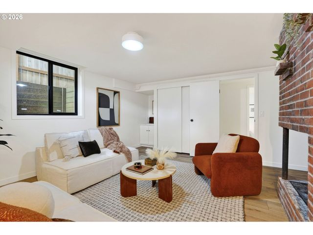 5440 Ne JESSUP St, Portland, OR 97218