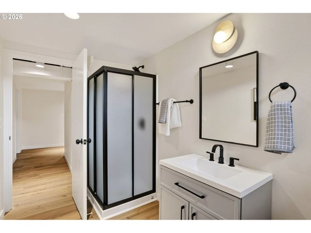 5440 Ne JESSUP St, Portland, OR 97218