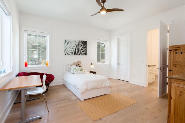 335 16TH AVENUE NE, St Petersburg, FL 33704