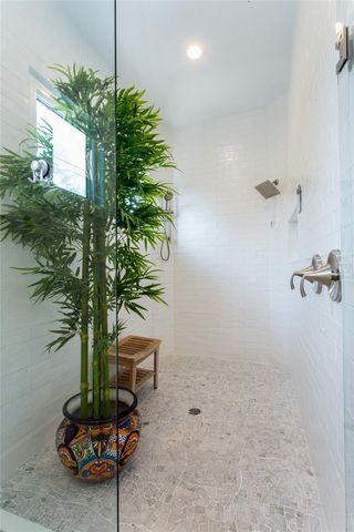 335 16TH AVENUE NE, St Petersburg, FL 33704