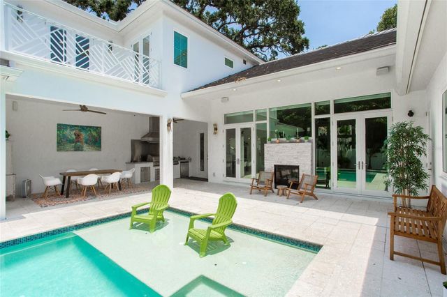335 16TH AVENUE NE, St Petersburg, FL 33704