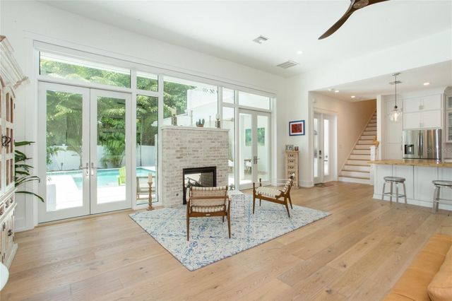 335 16TH AVENUE NE, St Petersburg, FL 33704