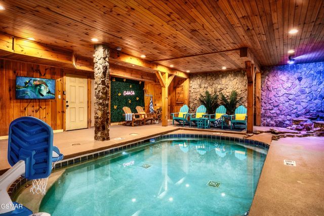 2615 Bear Crossing Way, Sevierville, TN 37862