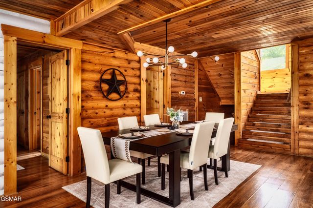 2615 Bear Crossing Way, Sevierville, TN 37862