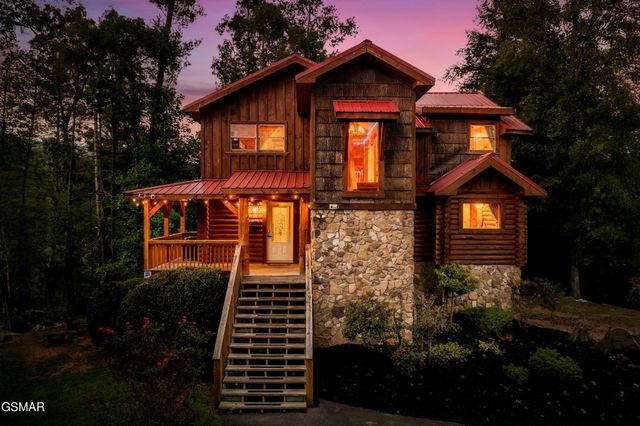 2615 Bear Crossing Way, Sevierville, TN 37862